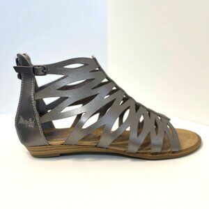 NWOT Blowfish Malibu Womens Metallic Silver Laser Cut Flat Roman Sandals Sz 7.5